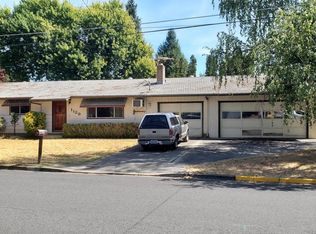 1129 SW Spruce St, Grants Pass, OR 97526