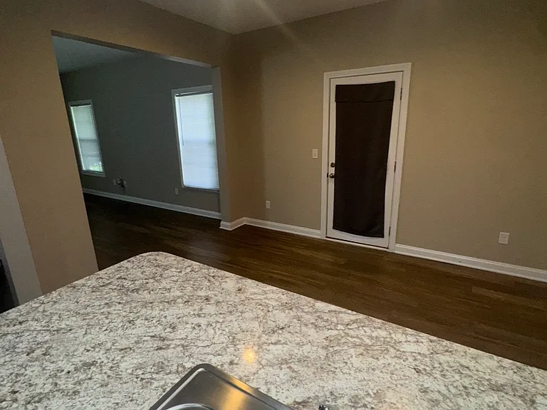 114 Stephen Dr — Photo 17