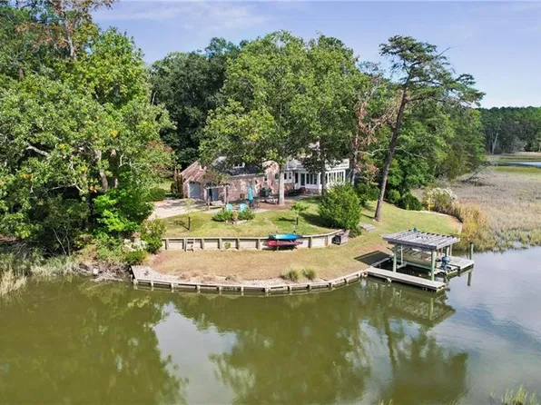 910 Smithfield Blvd, Smithfield, VA 23430