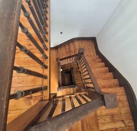 2nd image of 810 Old York Rd