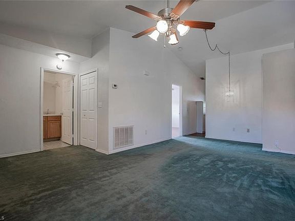 4th image of 12118 Maiden Ln