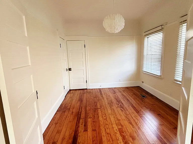 823 Apgar St — Photo 5