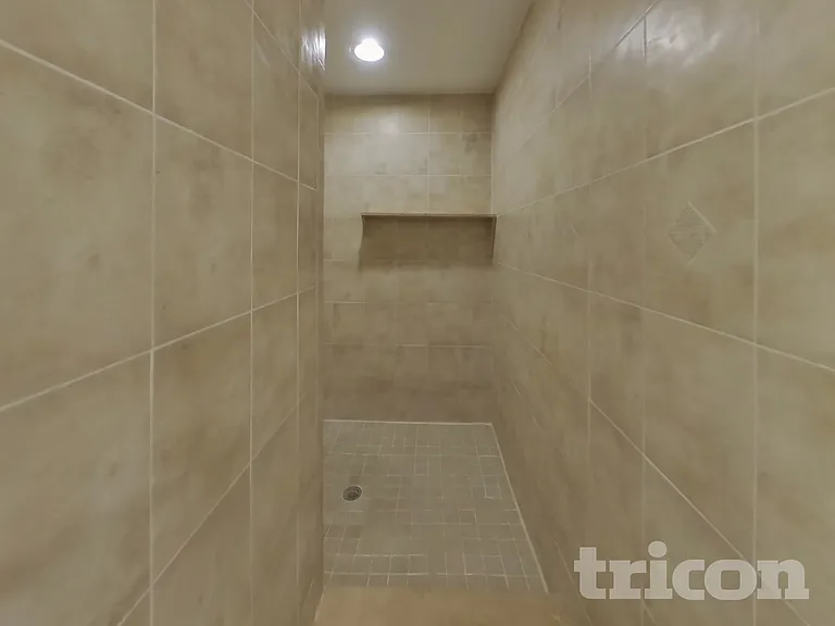 1044 Darlington Ct — Photo 10