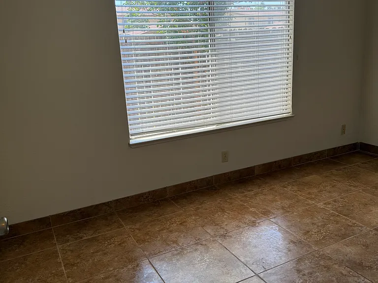 303 Lovell Way #1 — Photo 6