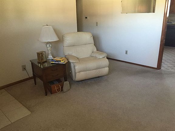 3rd image of 733 Cynthia Dr