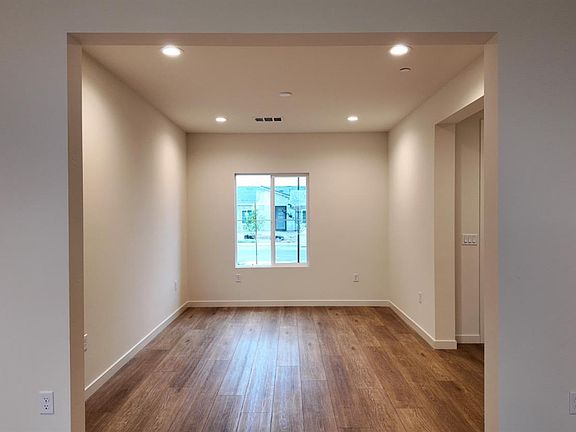 5th image of 16807 Chloe Ct