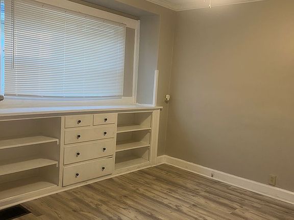 4th image of 634 N Linwood Ave