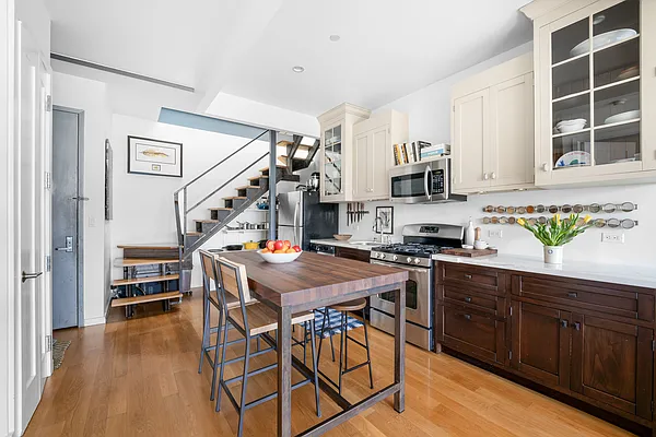 Rented by Corcoran | media 23