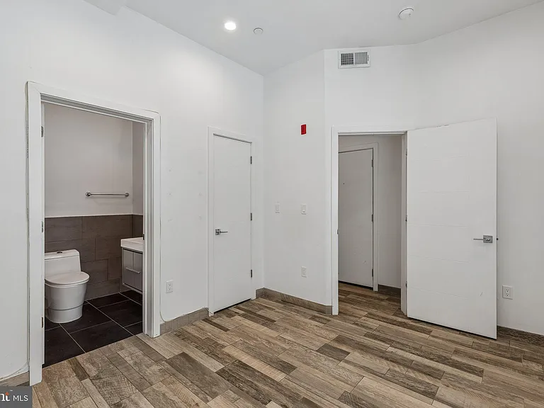 2028 E Fletcher St #1 — Photo 15