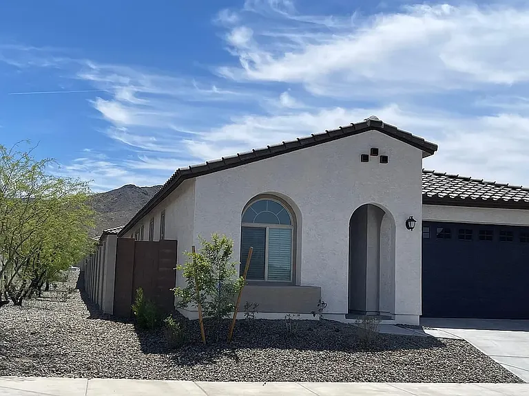 1641 W La Mirada Dr — Photo 2