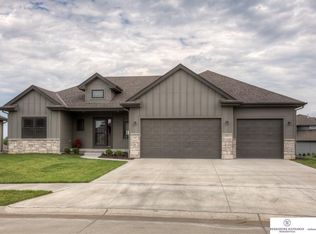 7407 N 170th St, Bennington, NE 68007