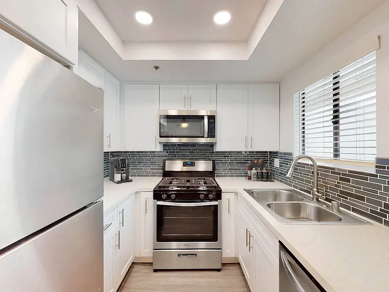 Sendero Huntington Beach — Photo 10