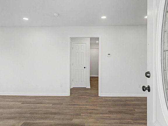 5th image of 104 Crescent Ave