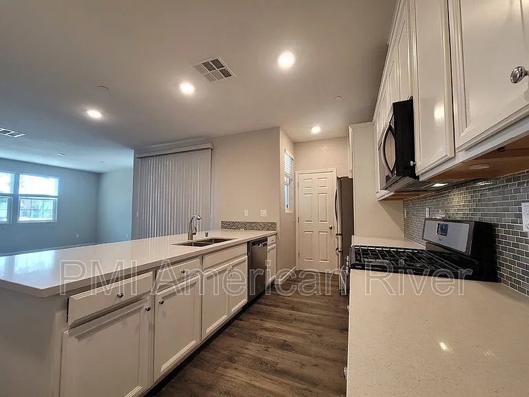 3238 Chelmer Way — Photo 5
