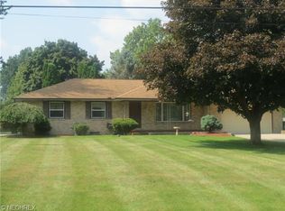 1204 Oak Tree Rd, Akron, OH 44320