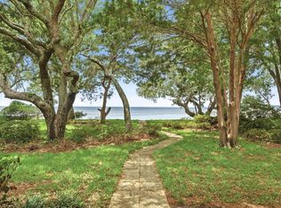 6627 Calle De Laurel, Navarre, FL 32566