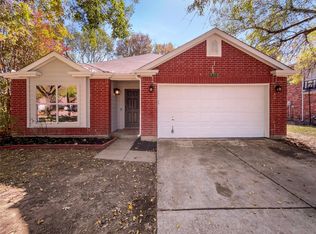 818 Creekside Dr, Glenn Heights, TX 75154