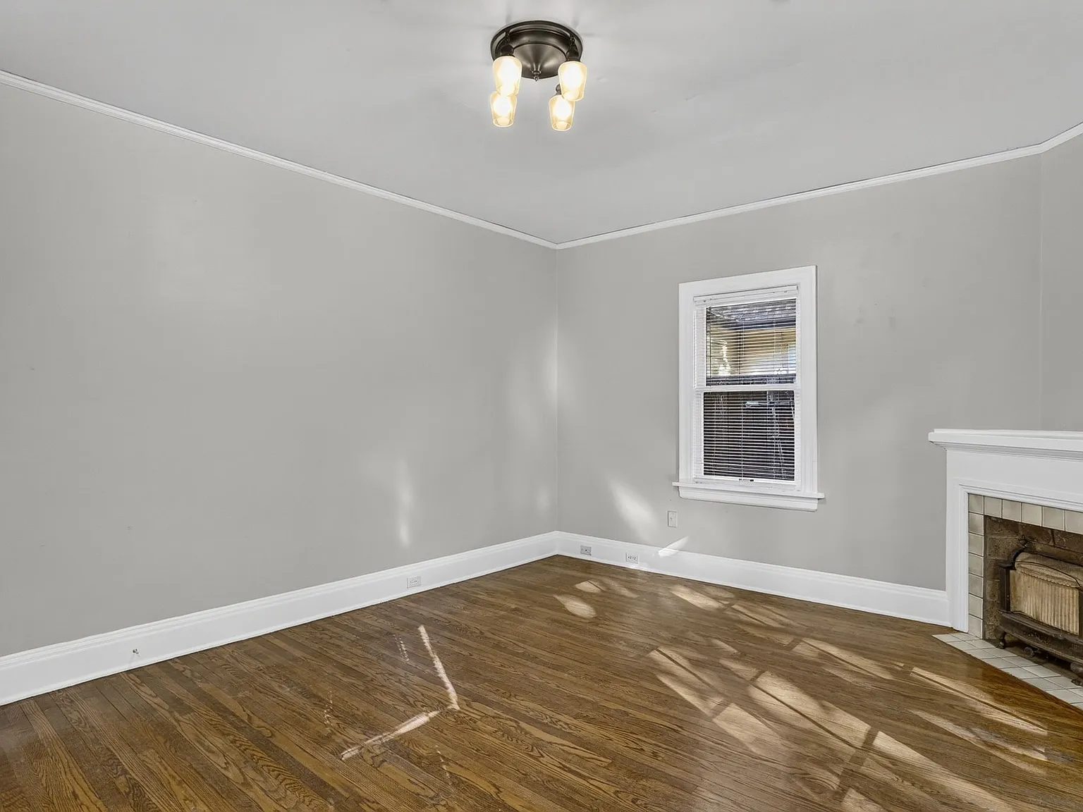 3 bed, 2050 sqft, $3,600 — Photo 3