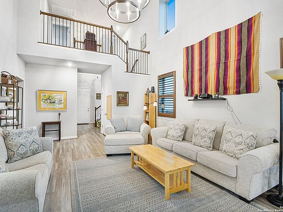 5th image of 2071 COWAN DR
