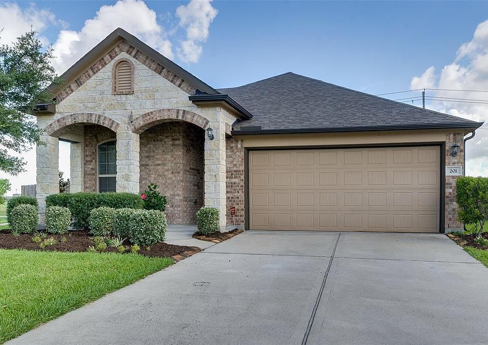 1st image of 201 Harbor Bend Ln