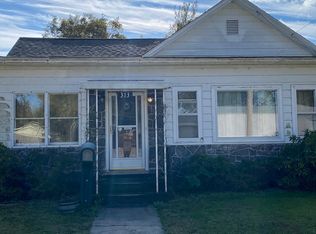 313 W Plum St, Grayville, IL 62844