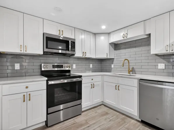 545 Oaks Lane #409, Pompano Beach, FL 33069