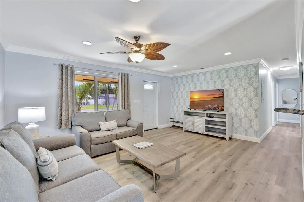 925 NE 25th Avenue, photo 9