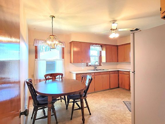 5th image of 1340 W Spring St