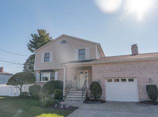 194 Linwood Ave, Newtonville, MA 02460