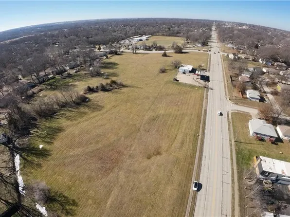 7905 High Grove Rd, Grandview, MO 64030