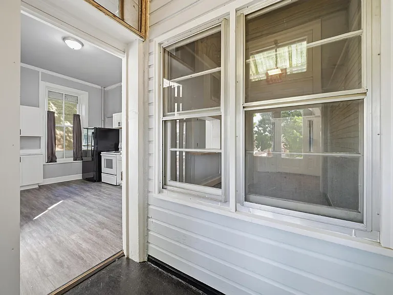323 N Potomac St — Photo 9