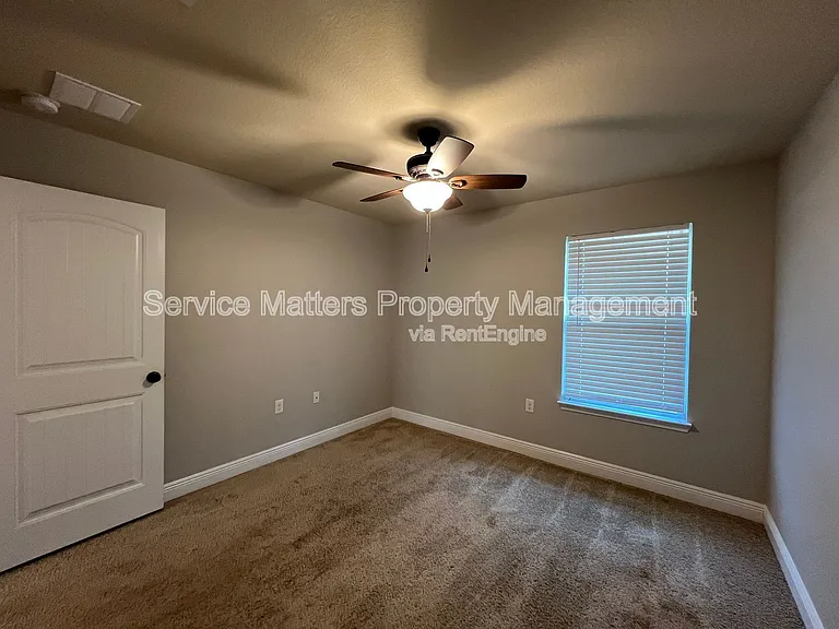 4496 Fiske St — Photo 34