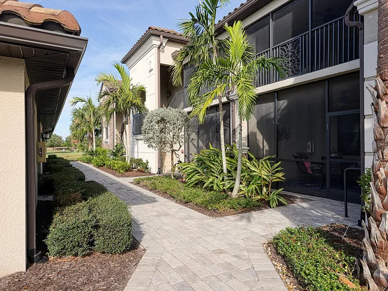 5558 Palmer Cir #101 — Photo 47