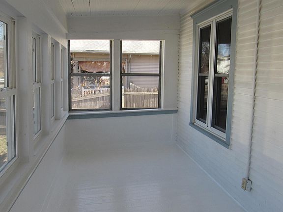 2nd image of 2411 Lynn St