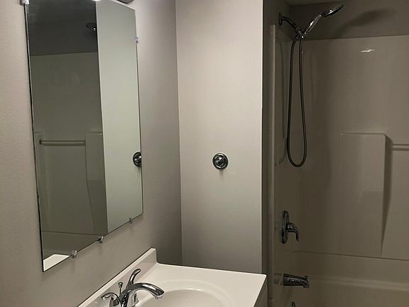 2nd image of 225 Lincoln Ave