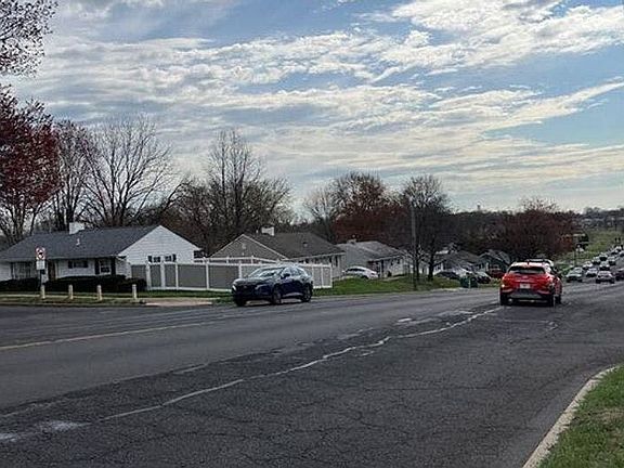 4th image of 207 N Oxford Valley Rd