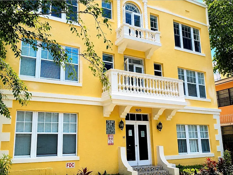 1615 Pennsylvania Ave #9 — Photo 4