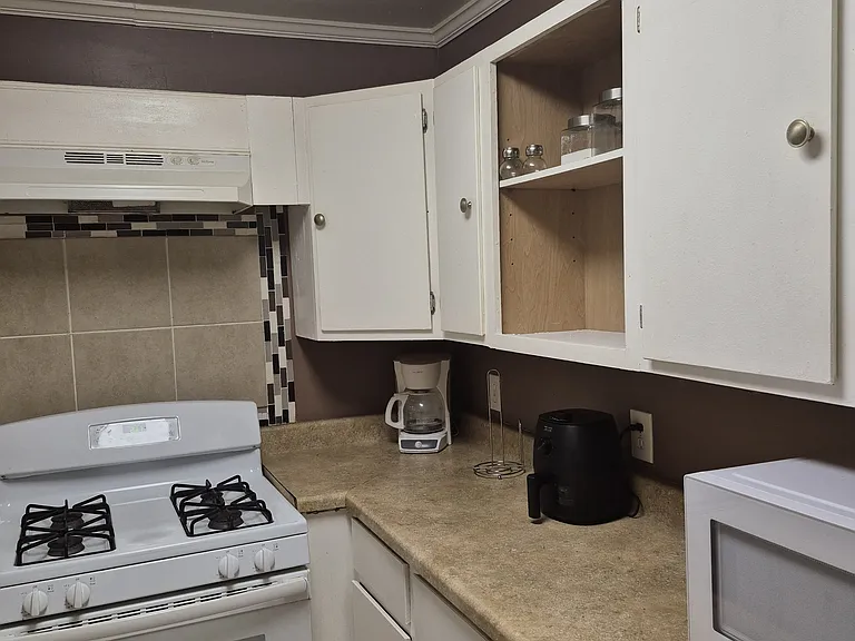 3600 Lancaster St — Photo 7