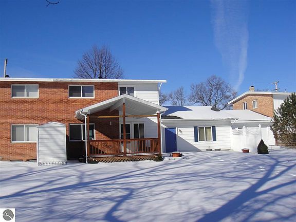2nd image of 9505A Montana St