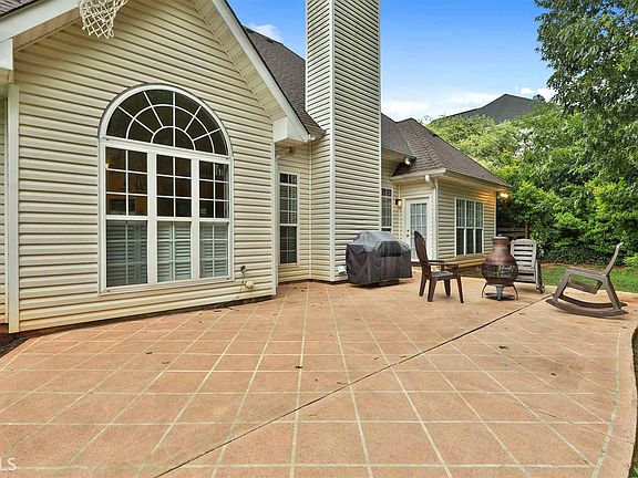 5th image of 115 Stillwood Dr
