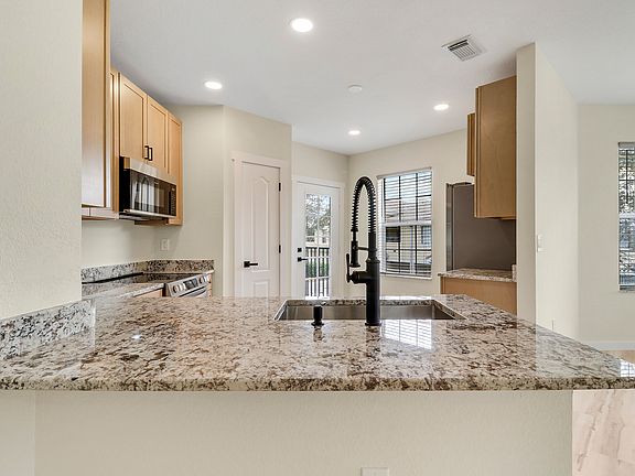 3rd image of 166 SW Peacock Blvd APT 34-203