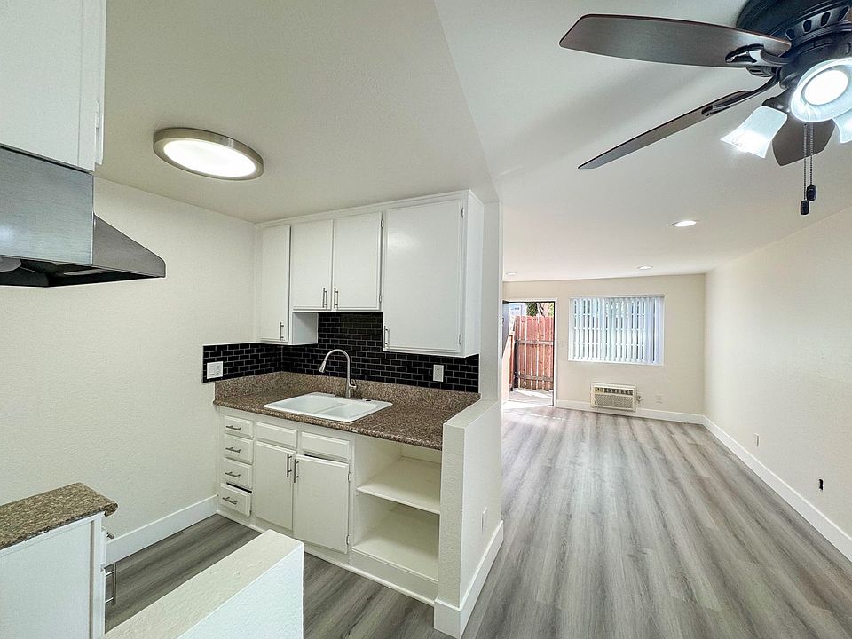 1st image of 6911 Woodley Ave APT 101