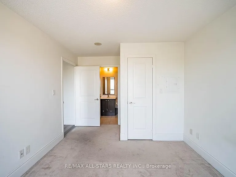 2015 Sheppard Ave E #407 — Photo 15