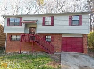 2066 Scarbrough Trl E, Stone Mountain, GA 30088