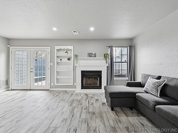 5th image of 5519 S Atlanta Ave #24