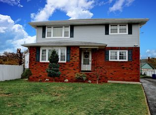 2 Rena Ln, Elmwood Park, NJ 07407