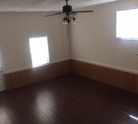 4th image of 410 Wilkinson Ln