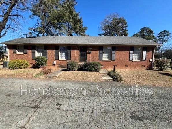 2923 Amity Garden Ct, Charlotte, NC 28205