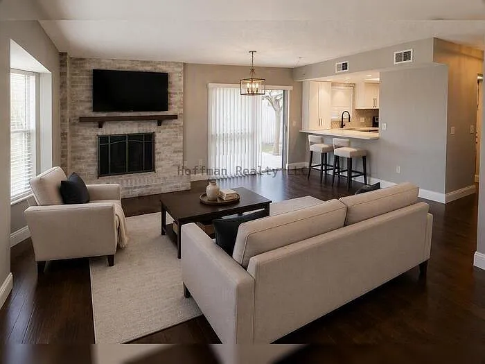 2 bed, 2.0 bath, 1438 sqft, $3,195 — Photo 3