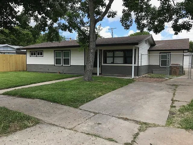 4733 Willowbrook Dr